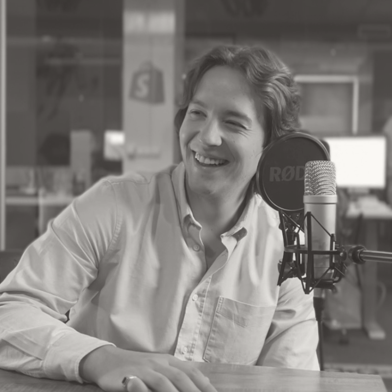 Recording at the microphone, duotone
